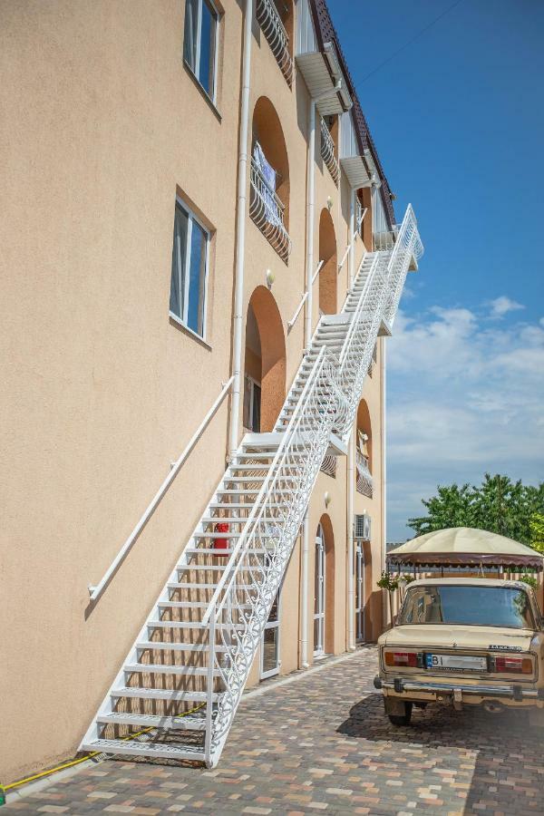 Amalia Hotel Zaliznîi Port Exterior foto